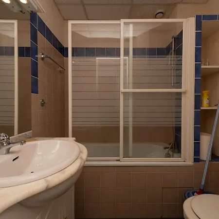 Apartmán 4 Pers Avec Climatisation Et Parking, Vue Mer, Du Lavandou - Fr-1-803-22