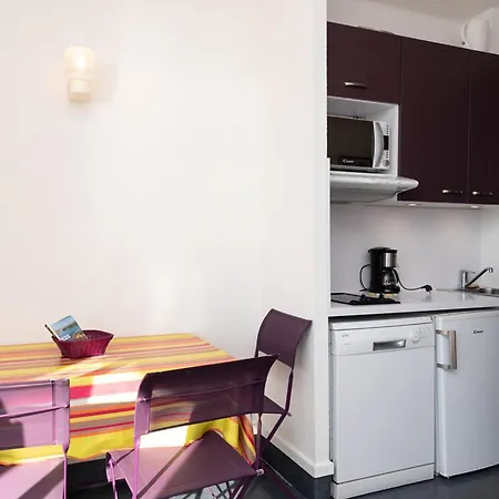 4 Pers Avec Climatisation Et Parking, Vue Mer, Du Lavandou - Fr-1-803-22 Apartmán