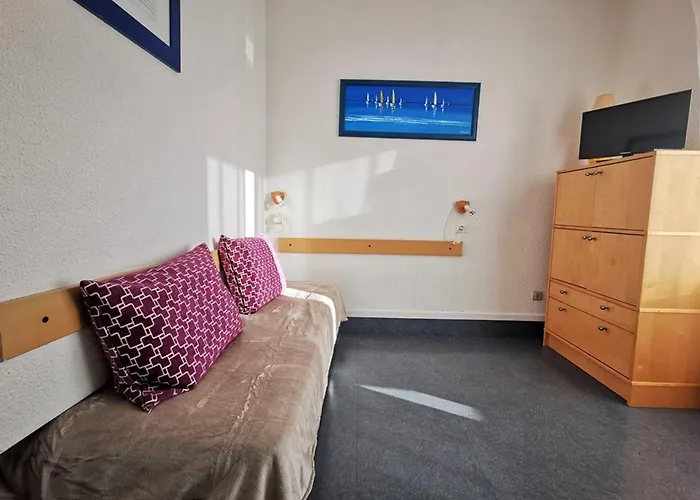 4 Pers Avec Climatisation Et Parking, Vue Mer, Du Lavandou - Fr-1-803-22 Lägenhet *