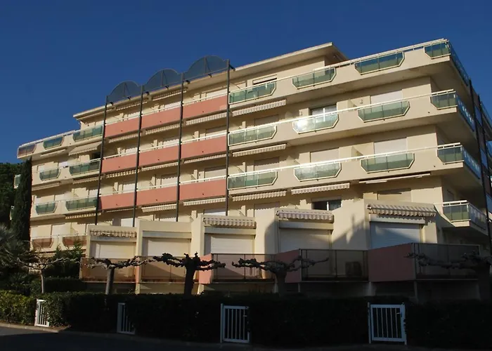 4 Pers Avec Climatisation Et Parking, Vue Mer, Du Lavandou - Fr-1-803-22 * Le Lavandou